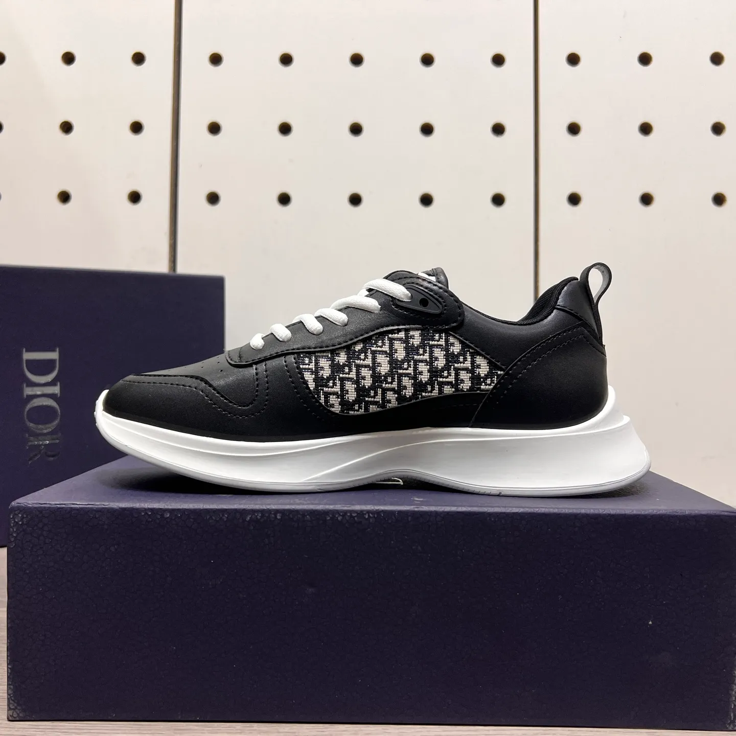 Men's Men's Shoes 💰: 400💰《Dior》The latest and most popular casual shoes, top brand [seduce] luxury~purchase, top~quality. [Strong] The upper is made of imported breathable cowhide with material ➕ breathable sheepskin feet (•) and fine workmanship. Original stylish and stylish soft rubber wear-resistant foreskin outsole, light and comfortable on the foot, size: 38-44, (customized 45, 46), five colors available